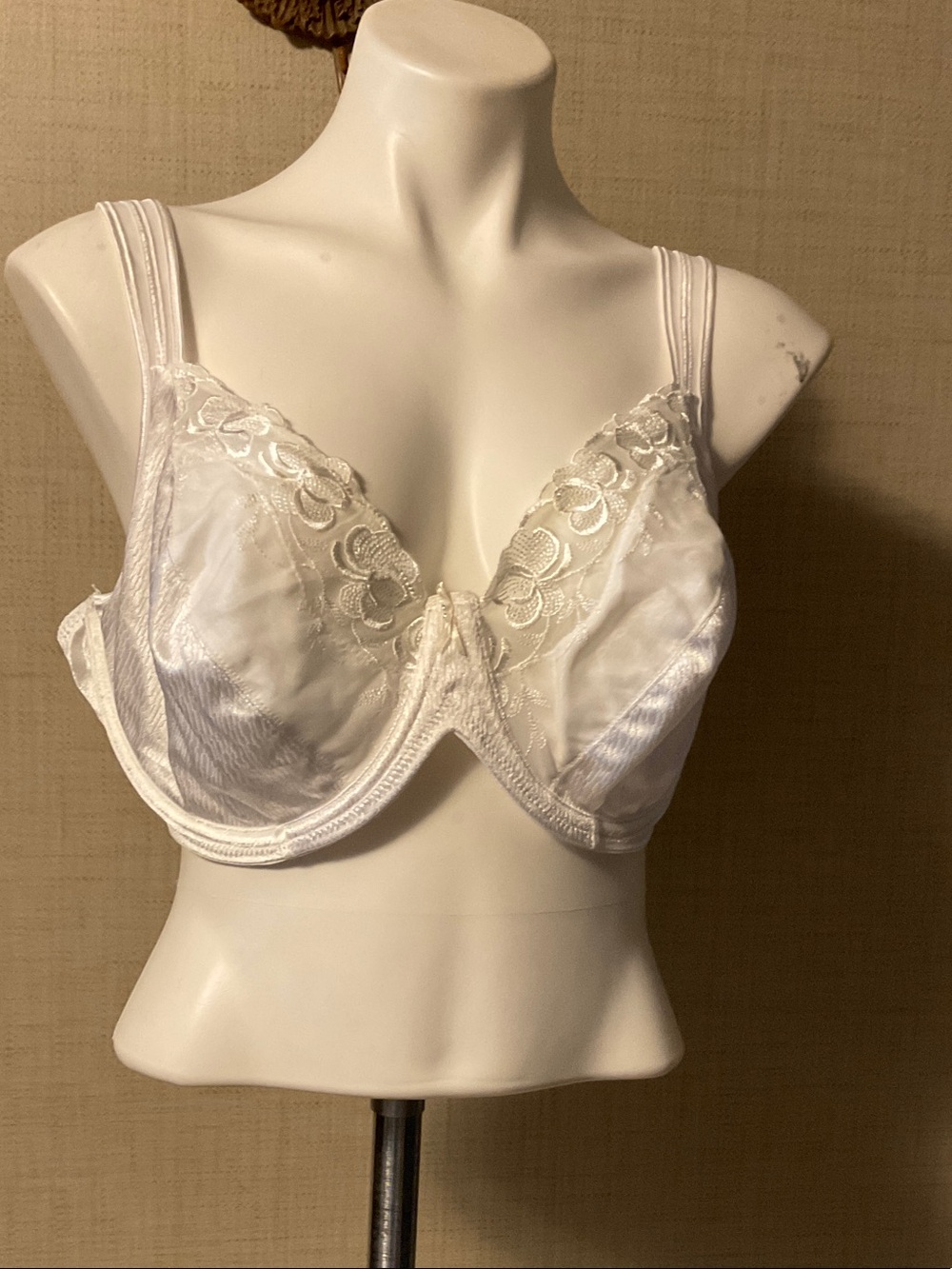 Playtex White Lace Underwire Bra
